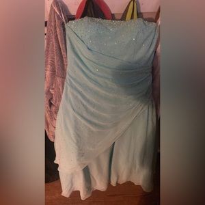 Very pretty long light blue prom dress